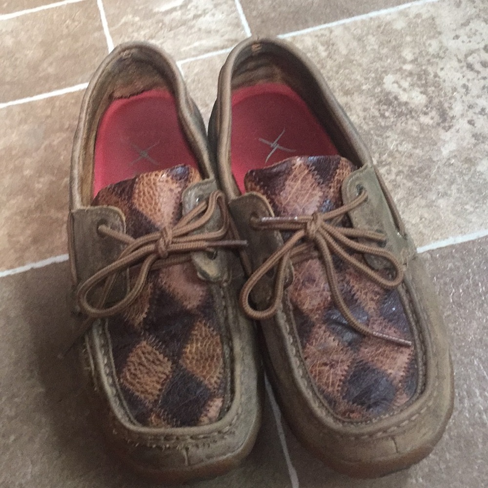 Twisted x driving Mocs